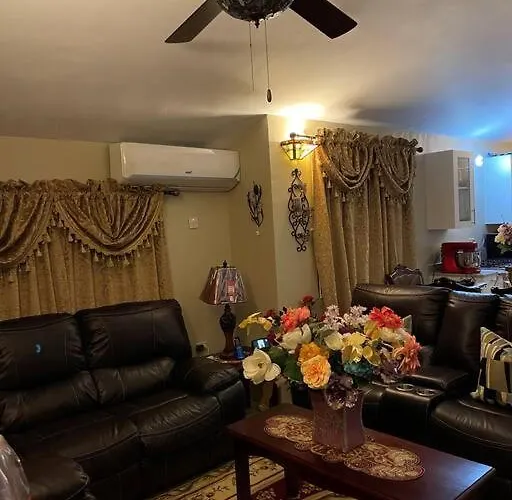 Cheerful One-bedroom 1bath, Wifi, Air Conditioning Montego Bay